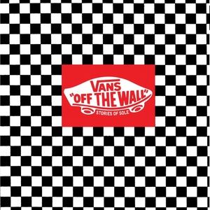 Use my code MUGGLELOVE5 to sign up on Poshmark. You get $10, I get $10!🏁